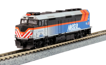 Kato N Chicago Metra ‘New Paint’ EMD F40PH and Gallery Bi-Level Commuter Passenger Starter Set 106-0037