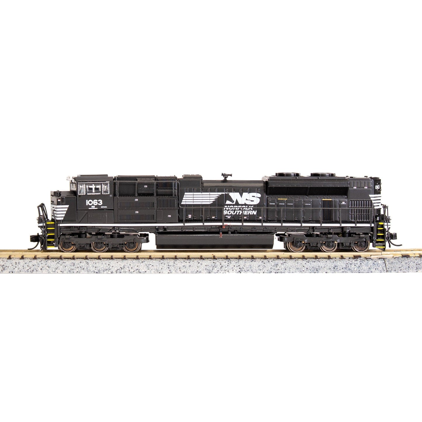 Broadway Limited N P4 SD70ACe Diesel NS #1063/blk&wht DC/DCC Sound