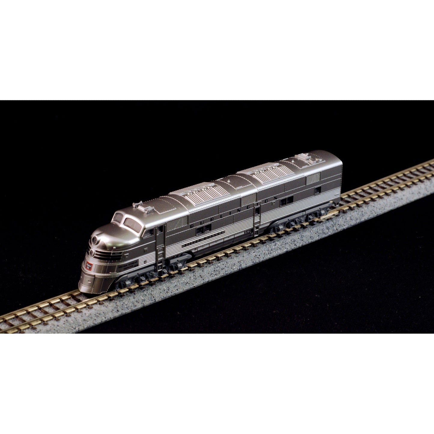 Kato N Scale CB&Q Silver Streak Zephyr 6pc Set With E5A & 5 Passenger Cars DCC/Sound
