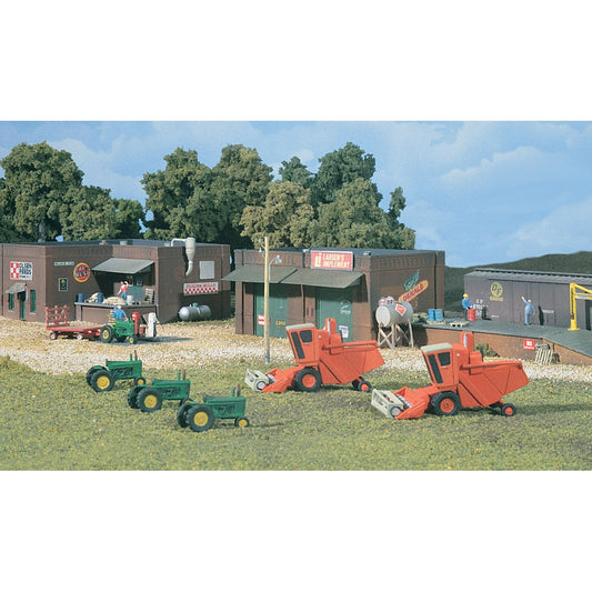 Woodland Scenics N DPM GOLD Olsen Feed/Larsen Implement