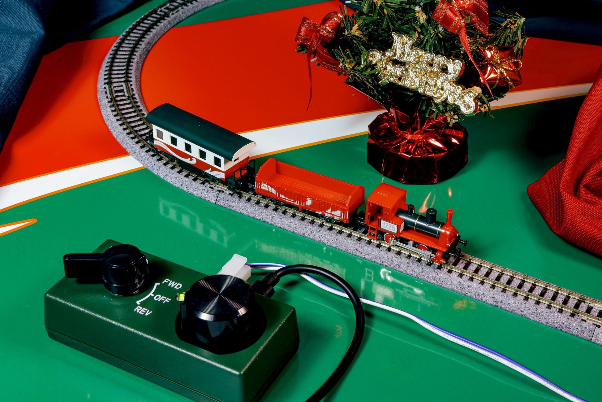 Kato N Scale Pocket Line Christmas Train - 1225