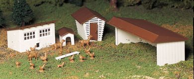Bachmann O Plasticville Farm Out-Buildings/3pc - 45604