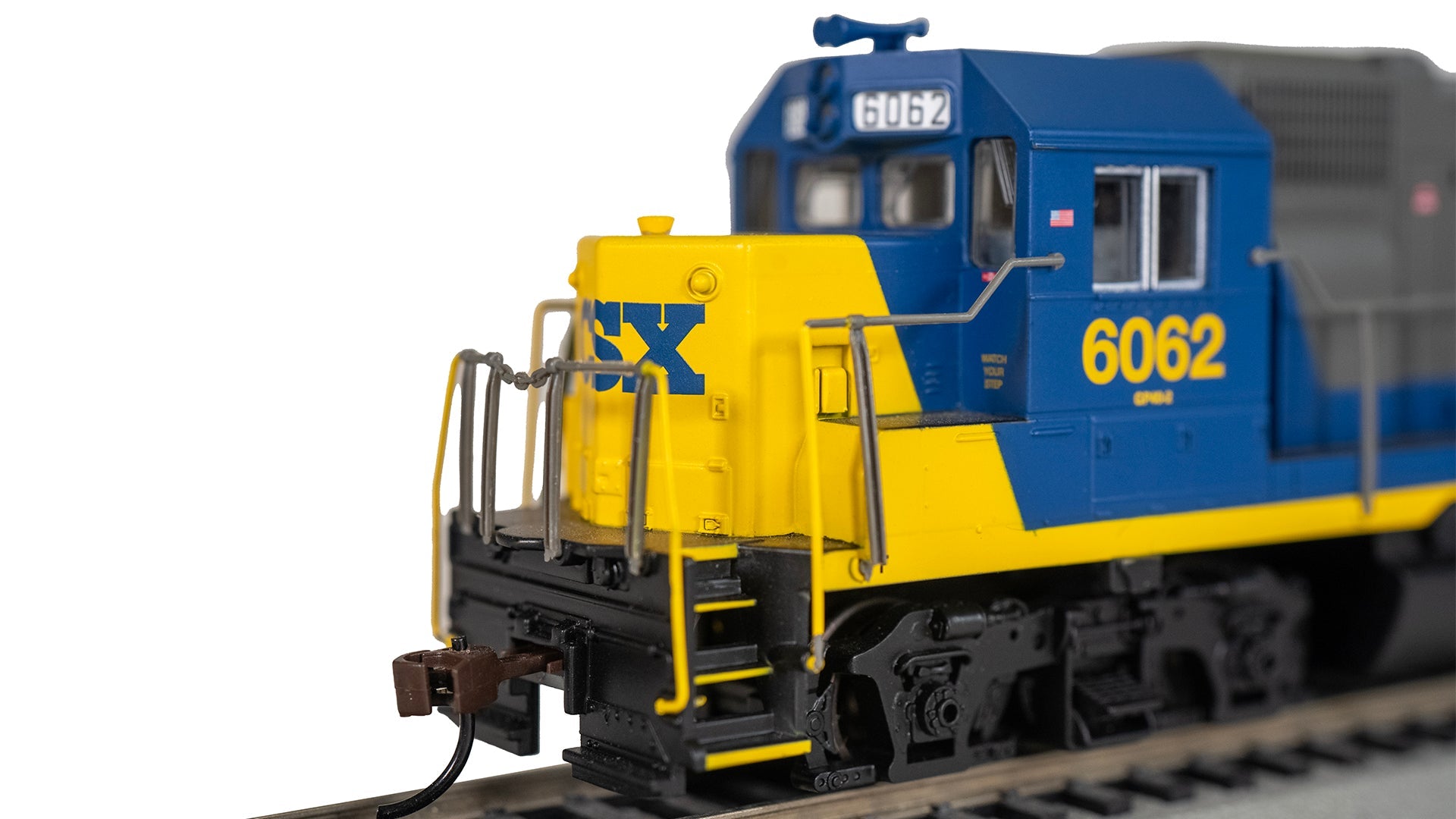 Bachmann HO Scale CSX #6062 GP40-2 Bright Future (DCC Equipped)