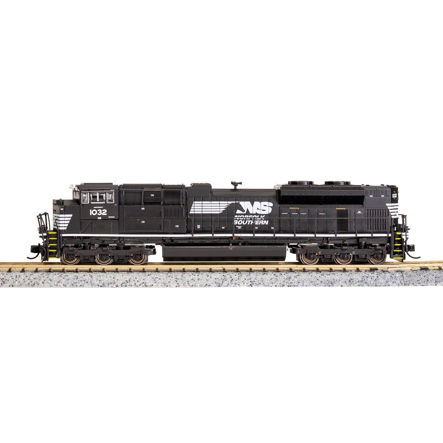 Broadway Limited N P4 SD70ACe Diesel NS #1032/blk&wht DC/DCC Sound