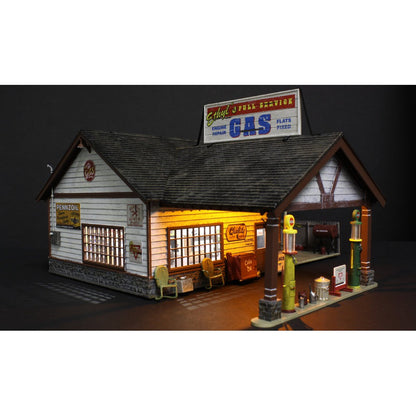 Woodland Scenics O Scale Ethyl's Gas & Service Built-&-Ready