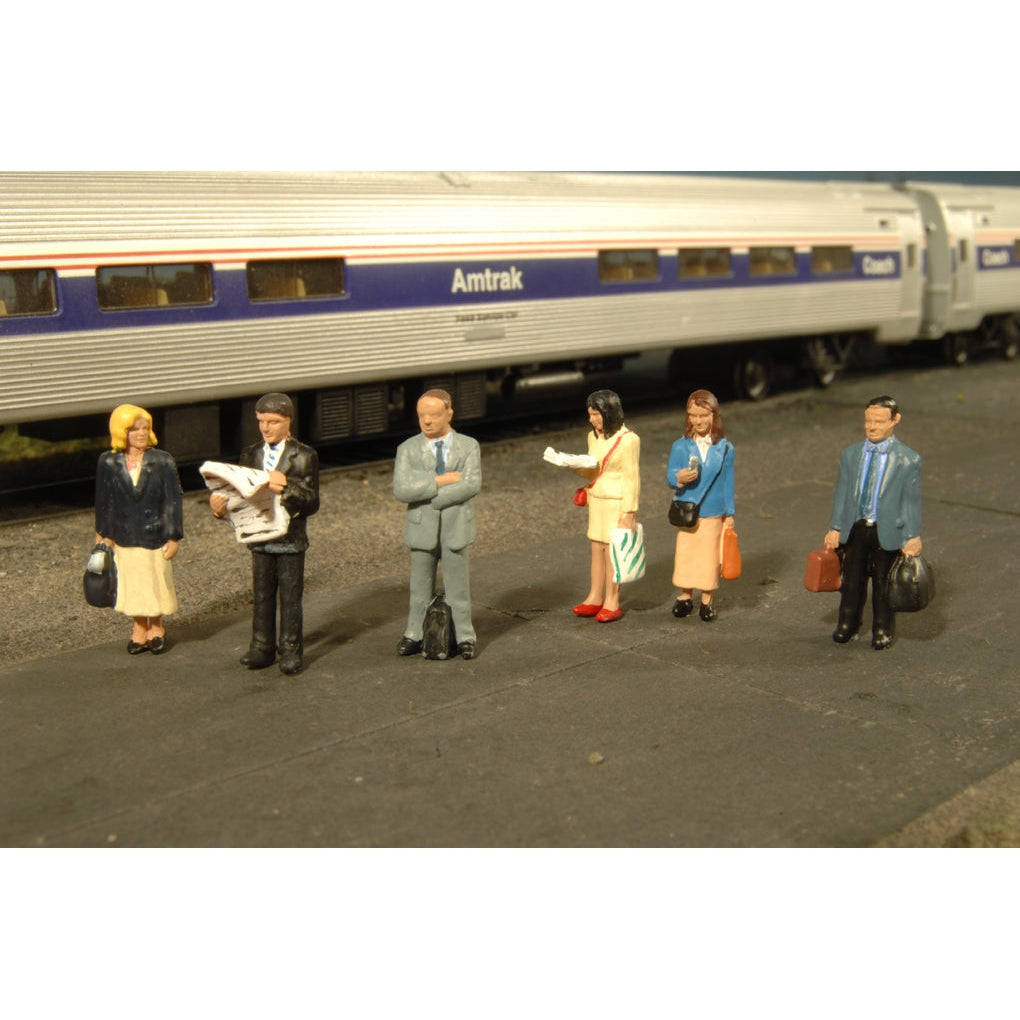 Bachmann HO Standing Platform Passengers/6pc