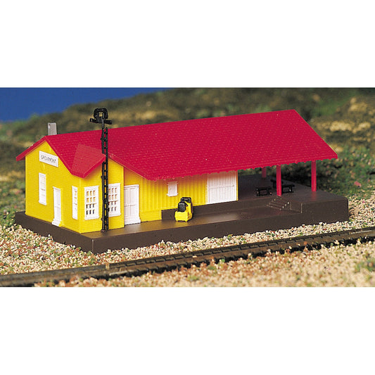 Bachmann N B/U Freight Station